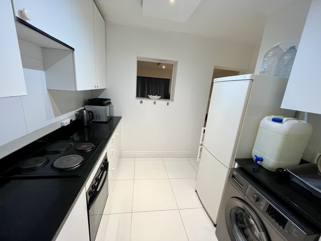 To Let 1 Bedroom Property for Rent in Green Point Western Cape